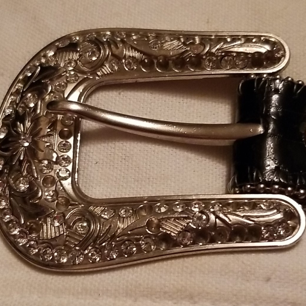 Nocona Interchangeable Buckle Cross Conchos Belt - Picture 7 of 16